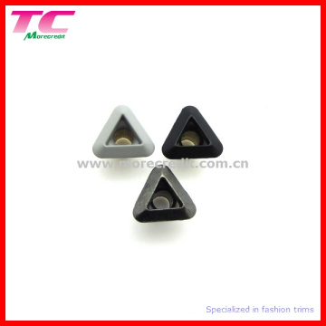 Grommet triangular do metal com cores diferentes